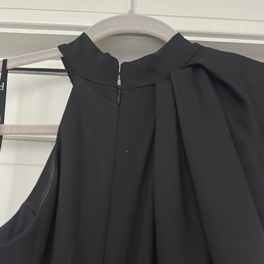Elegant Black Evening Gown - Picture 4 of 5